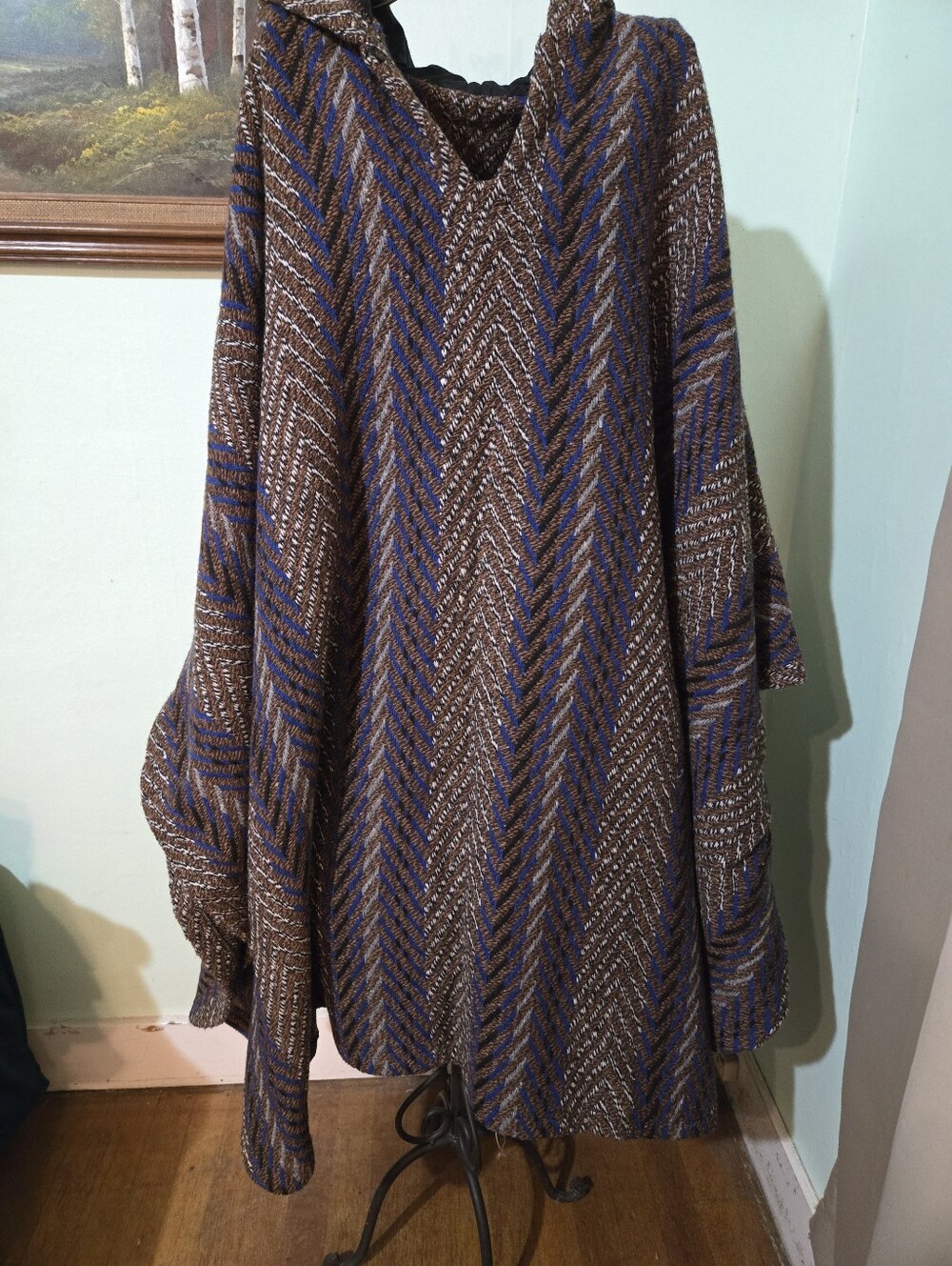 New Mens Guatemalan Wool Poncho. Free Size. Hand Made